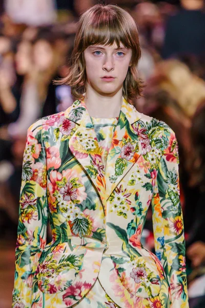 Look 94